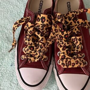 Women’s/men’s converse All-Star tennis shoes size 7 women’s size 8 men’s